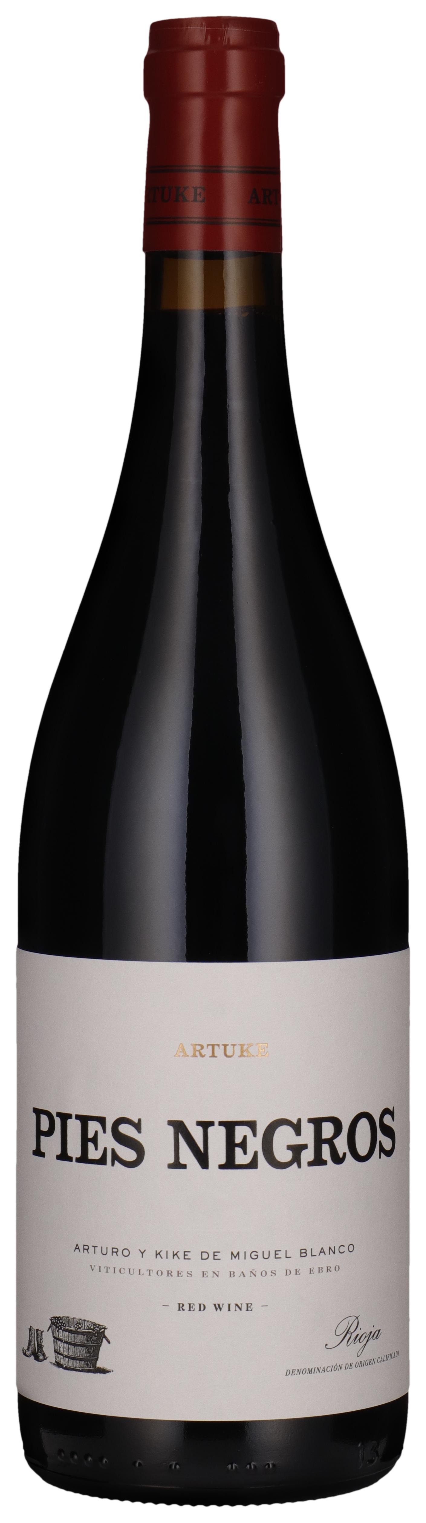 Pies Negros 2023 wine bottle