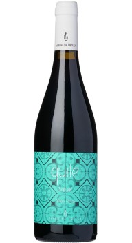 Quite  2022 wine bottle