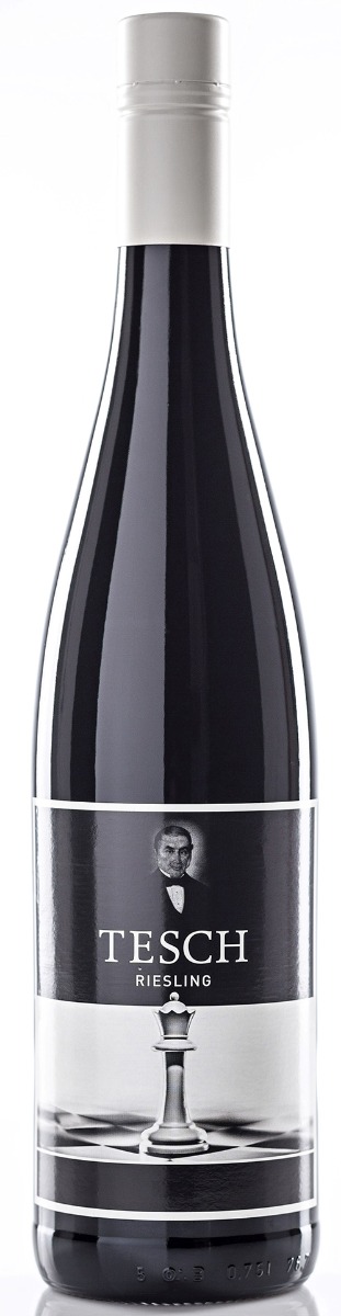 Tesch Riesling trocken Queen Of Whites Nahe 2022 wine bottle