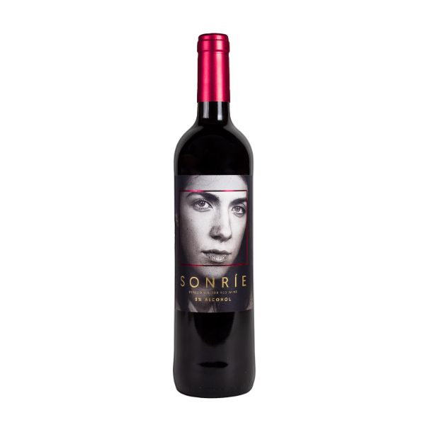 Sonríe Tinto  0% wine bottle